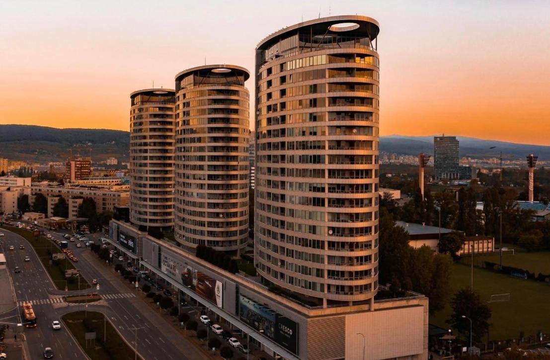Apartamento Three Towers With Beautiful View And Parking! Bratislava Exterior foto