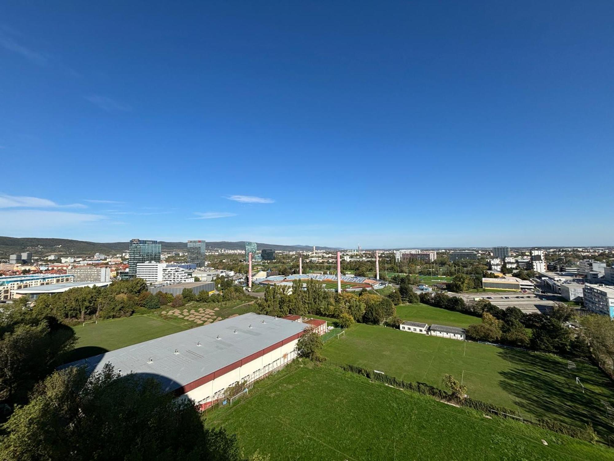 Apartamento Three Towers With Beautiful View And Parking! Bratislava Exterior foto
