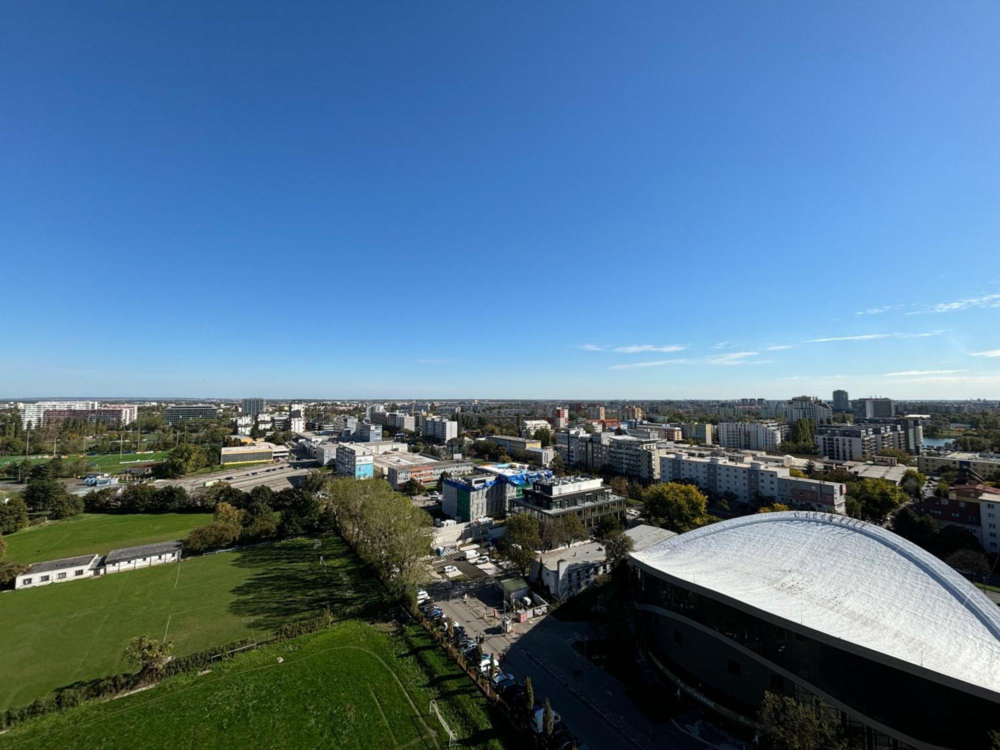 Apartamento Three Towers With Beautiful View And Parking! Bratislava Exterior foto